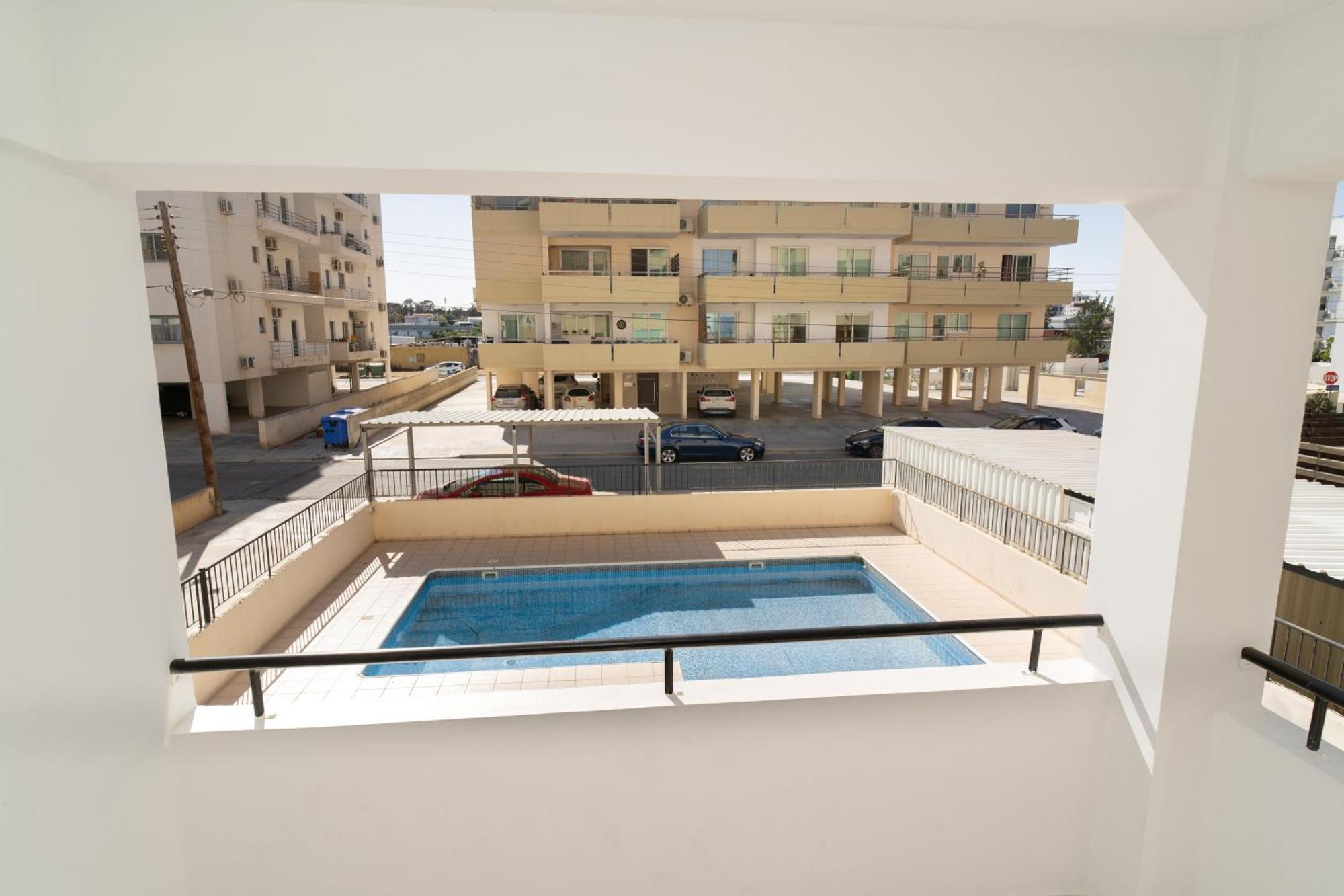 Olivia Mackenzie 2 Bedroom Flat With Pool Ларнака Екстериор снимка