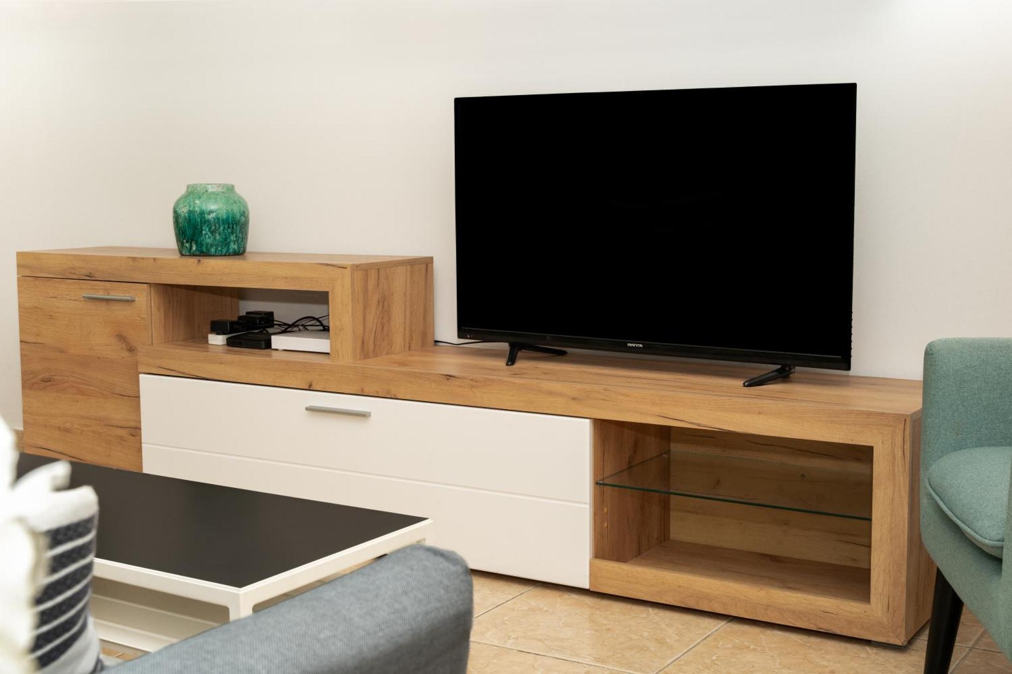 Olivia Mackenzie 2 Bedroom Flat With Pool Ларнака Екстериор снимка